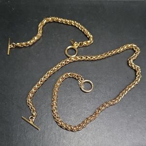 Luxurious Gold Chain Necklace